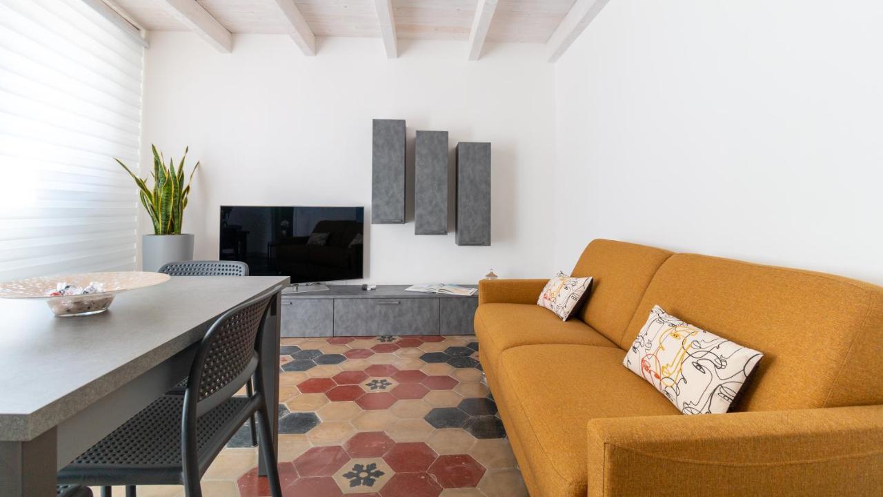 Sardinianworld - Xenia Boutique Apartment โอริสตาโน ภายนอก รูปภาพ