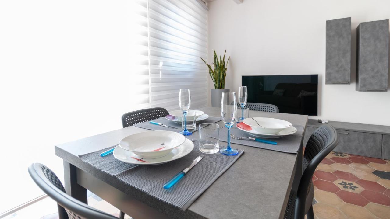 Sardinianworld - Xenia Boutique Apartment โอริสตาโน ภายนอก รูปภาพ