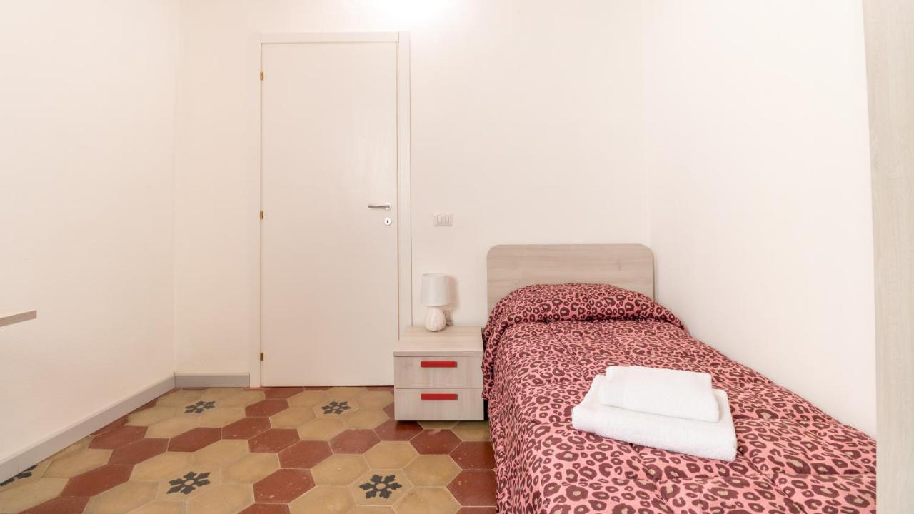 Sardinianworld - Xenia Boutique Apartment โอริสตาโน ภายนอก รูปภาพ