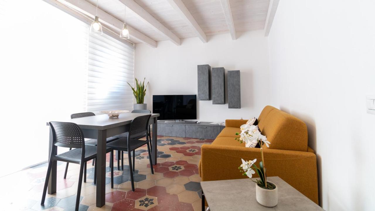 Sardinianworld - Xenia Boutique Apartment โอริสตาโน ภายนอก รูปภาพ