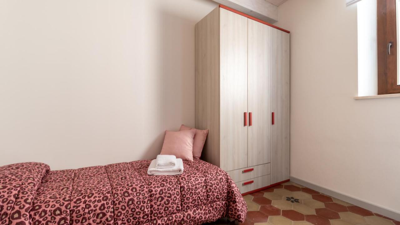 Sardinianworld - Xenia Boutique Apartment โอริสตาโน ภายนอก รูปภาพ