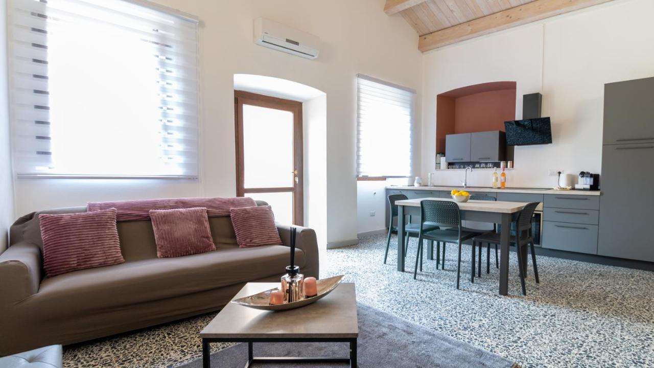 Sardinianworld - Xenia Boutique Apartment โอริสตาโน ภายนอก รูปภาพ
