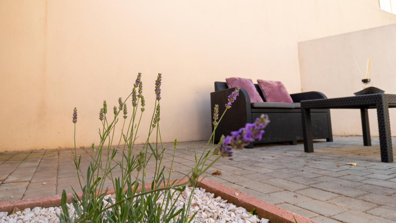 Sardinianworld - Xenia Boutique Apartment โอริสตาโน ภายนอก รูปภาพ