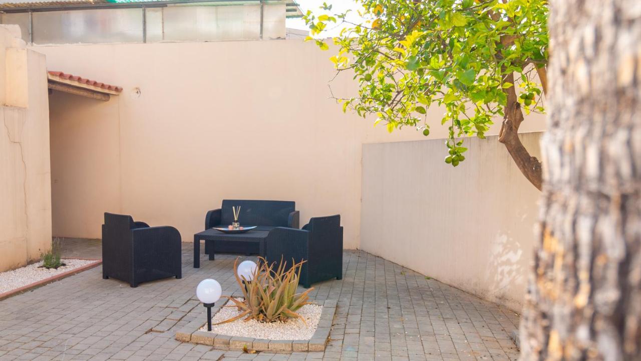 Sardinianworld - Xenia Boutique Apartment โอริสตาโน ภายนอก รูปภาพ
